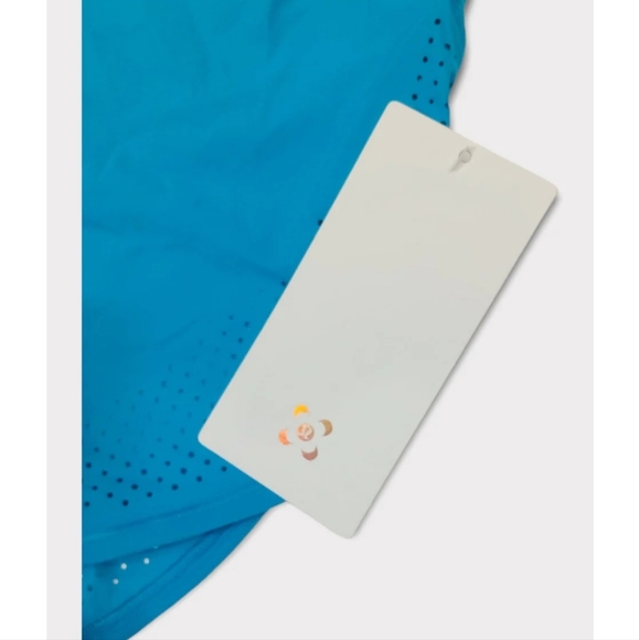 Size 6 - Lululemon SeaWheeze High Neck UV Protective Running Short Sleeve - Picture 3 of 3